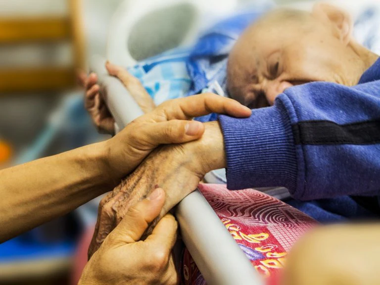 St. Elisabeth-Stiftung: Mindestlohn in der Pflege reicht nicht