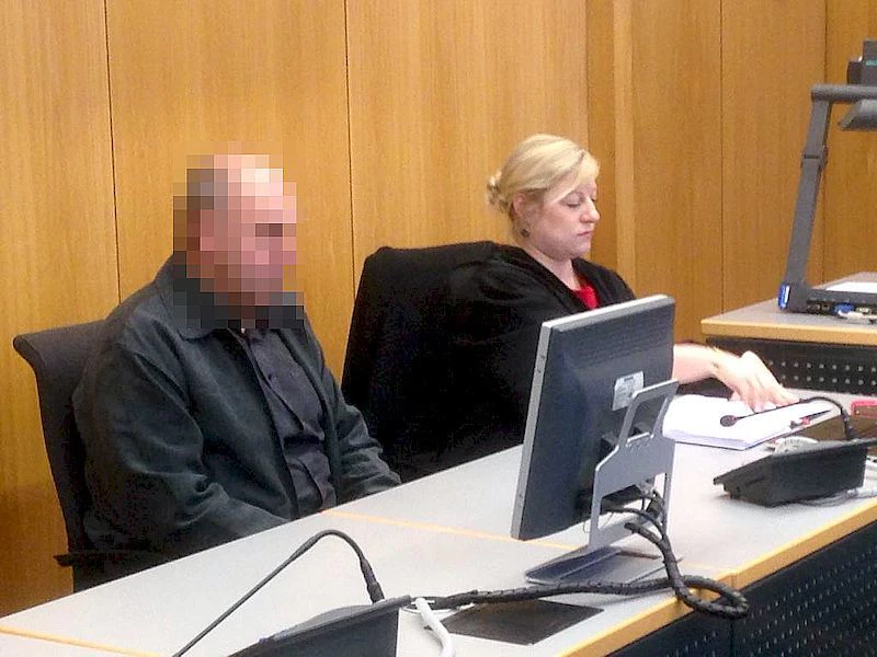 Der Angeklagte Merklinger Schweinemäster im Gericht