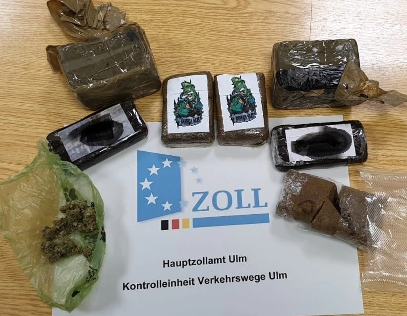  — © Zoll
