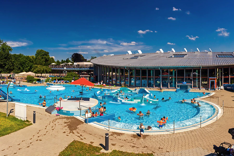 Das Donaubad Freibad — © Donaubad Ulm