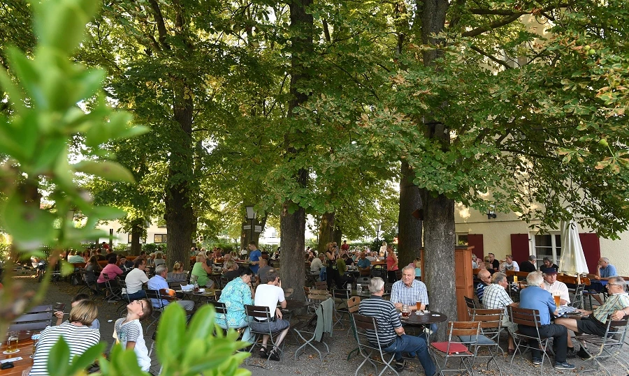 Schlössle, Biergarten, Terrasse — © Brauerei und Gasthaus Schlössle