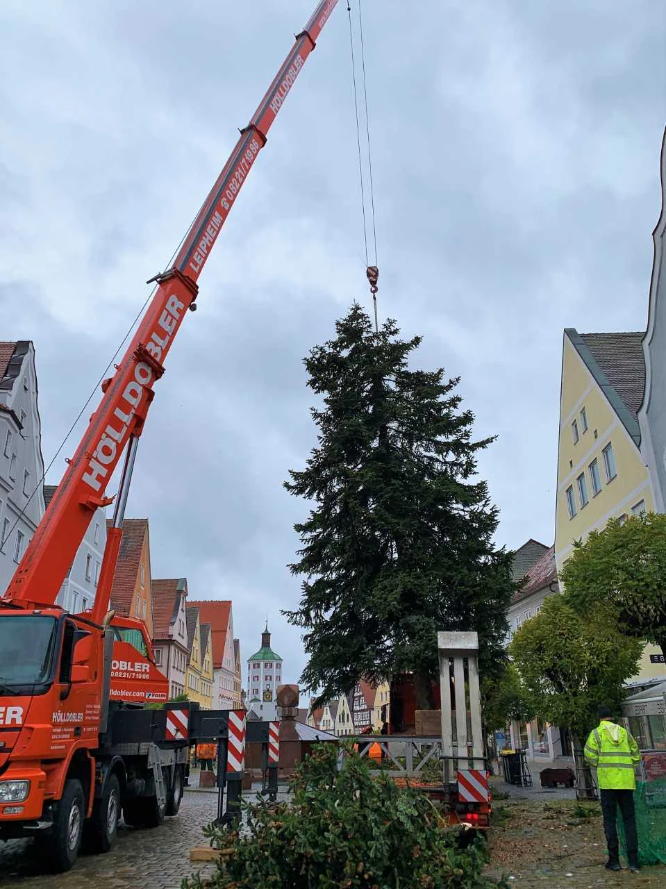 Christbaum aufstellen Günzburg — © Stadt Günzburg