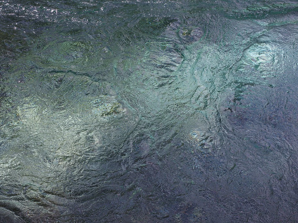 Unruhige Wasseroberfläche