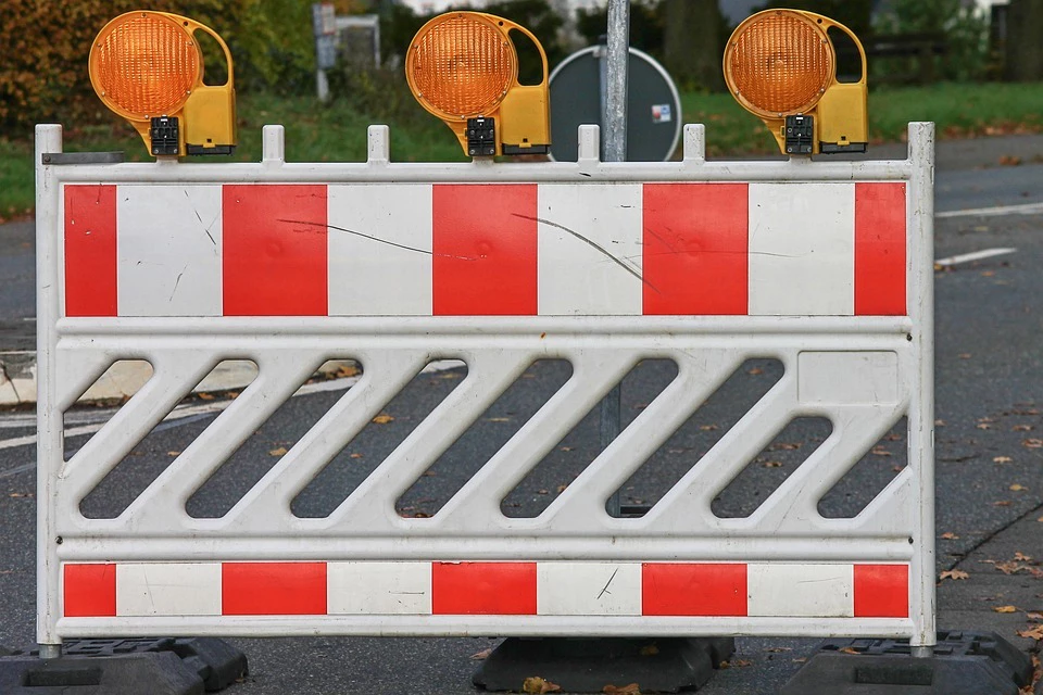 Absperrung auf einer Straße